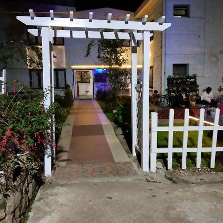 Hotel Seven Roads Kodaikanal Bagian luar foto